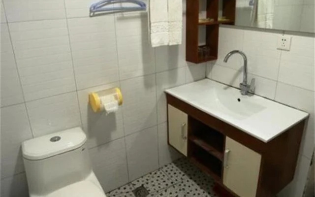 Deyang Luojiang Jingdong Business Inn