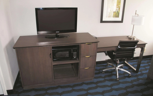 La Quinta Inn by Wyndham St. Louis Hazelwood - Airport North
