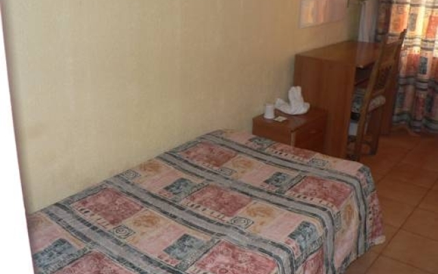 Отель Hostal Terramar Испания, Пальма-де-Майорка - отзывы, цены и фото номеров - забронировать отель Hostal Terramar онлайн комната для гостей