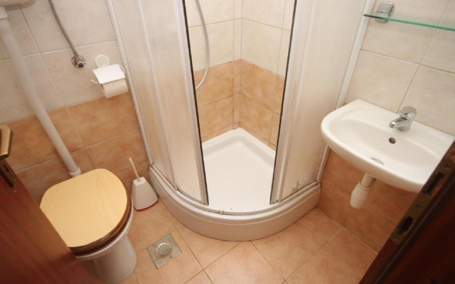 Apartment Zvone - at the water front: B2 Veli Rat, Island Dugi otok