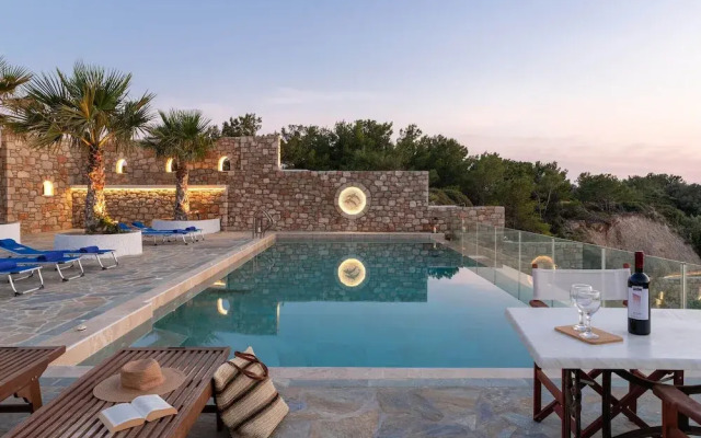 Arte Pefki Beachfront Suites