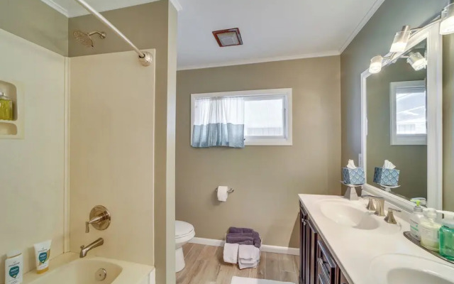 Tulsa Home w/ Yard: 5 Mi to Downtown!