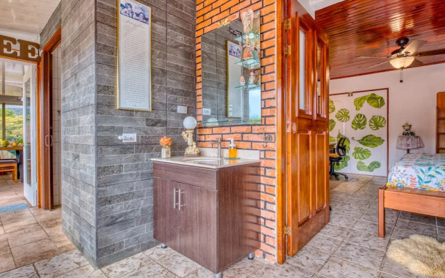 Arenal Chill Inn