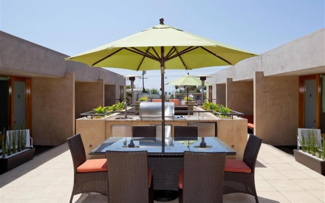 14 West Hotel