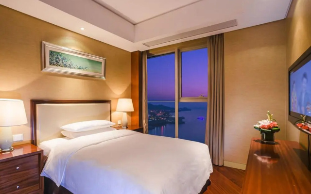 1000 Island Lake Greentown Resort Hotel