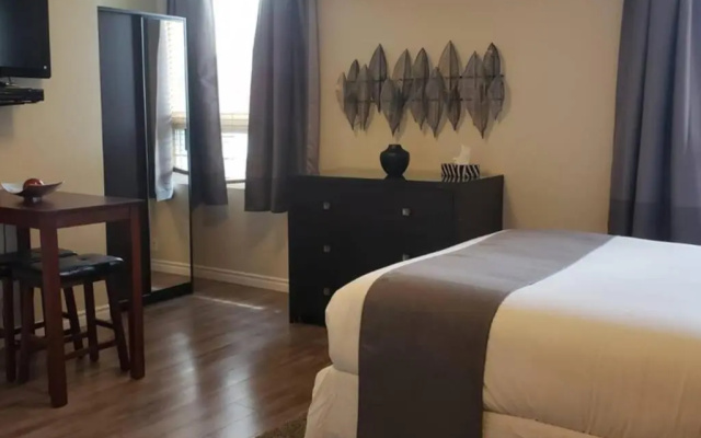 Business Traveler's Cozy Studio #21 by Amazing Property Rentals