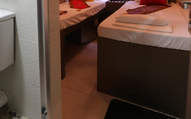 Temple Street Hotel