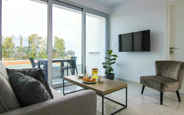 Phaedrus Living - Seaside Executive Flat Harbour 202