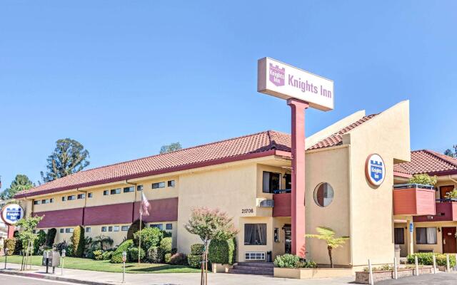 Отель Knights Inn Woodland Hills США, Лос-Анджелес - отзывы, цены и фото номеров - забронировать отель Knights Inn Woodland Hills онлайн вид на фасад