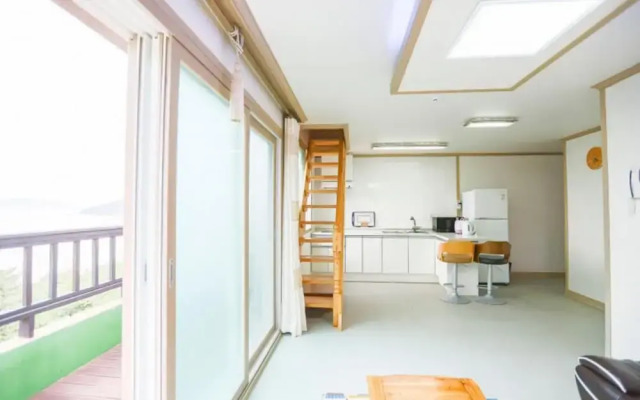 Geojedo Nomad Pension