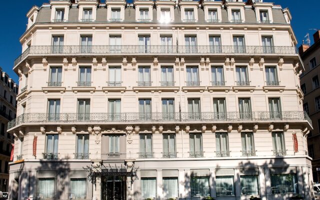 Отель Boscolo Lyon Hôtel & Spa Франция, Лион - отзывы, цены и фото номеров - забронировать отель Boscolo Lyon Hôtel & Spa онлайн вид на фасад