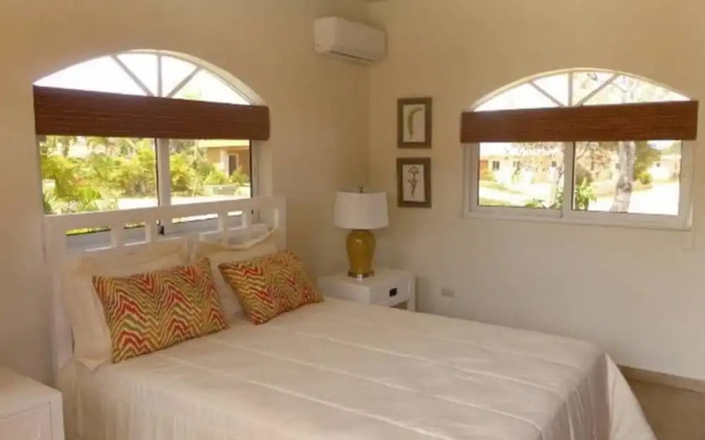 Touch of Elegance! 6 Bedroom Near the Beach