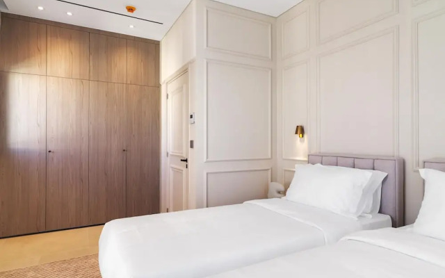 LIV Mackenzie Beach Suites