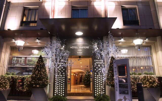 Hotel Ampere вид на фасад