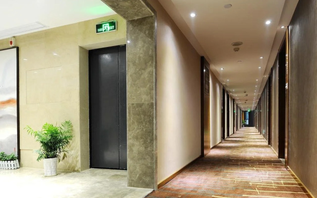 Yannian Huijing Hotel