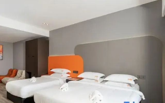 Paly Pie Hotel