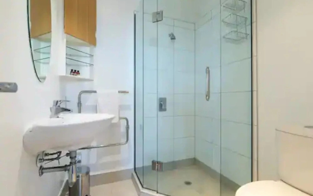 Lovely Apartment - Gym & Parking by Zodiak Stays