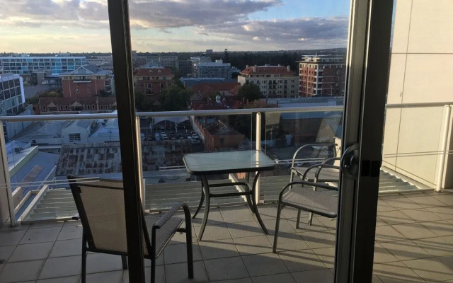 City Escape 3BD in Adelaides East End 7