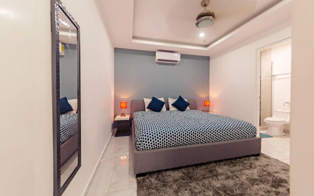 Mararena Family Apartments & Long Stay Living - Steps from 5th Avenue