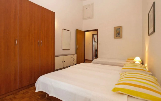 Apartment 1652