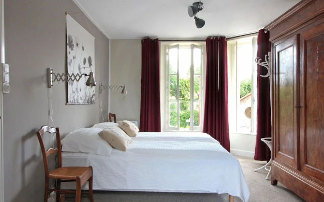 Countryside Holiday Home in Poil With Private Garden
