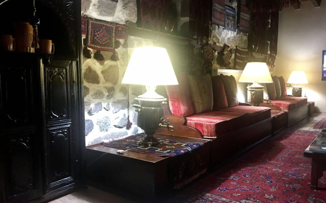 Angora House Hotel