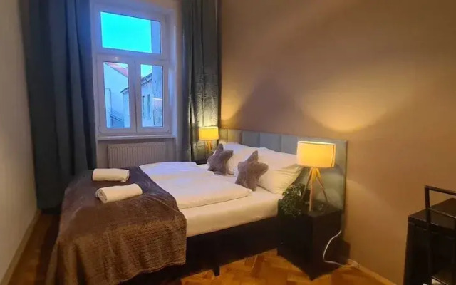 Cozy 2BR Apt Prime Vienna Longstays