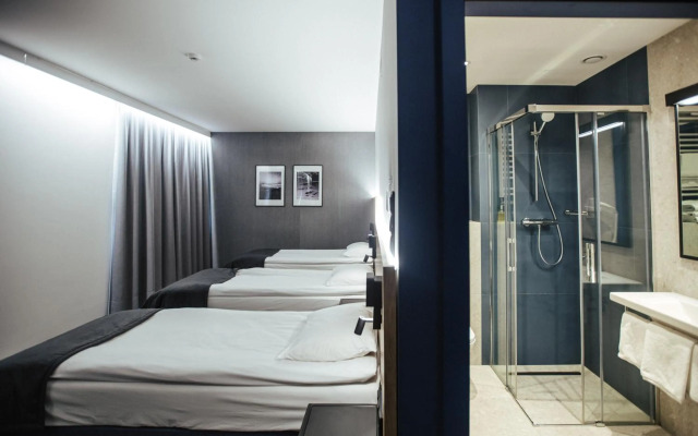 Air Hotel