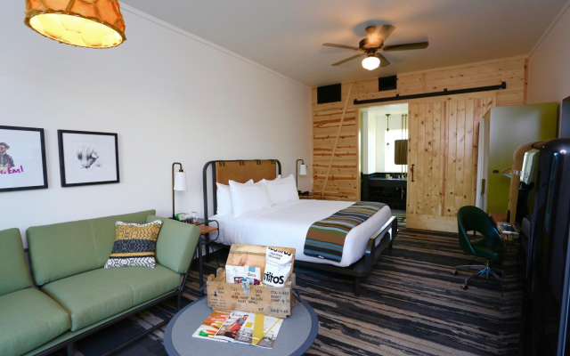 Cavalry Court, by Valencia Hotel Collection