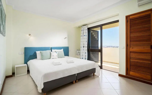 LovelyStay - Bela Vista 3BDR Duplex Penthouse with Pool