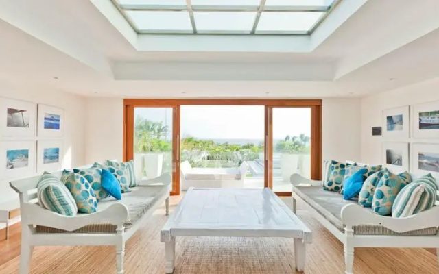 Villa Ombak Putih