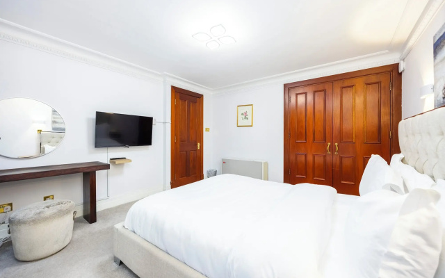 Carlton Court - Mayfair