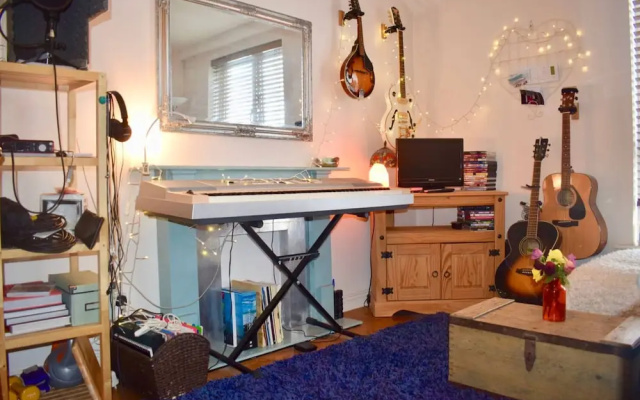 Bohemian 1 Bedroom Home in the City Centre