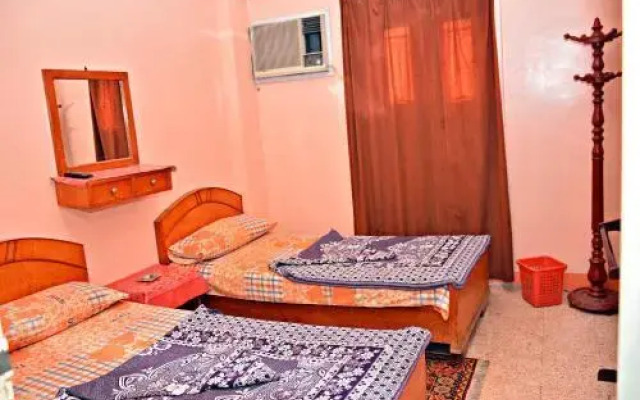 Fontana Luxor Hostel