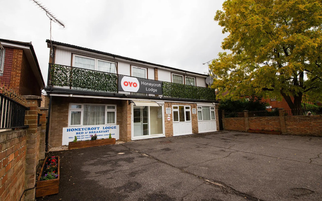 OYO Honeycroft Lodge, Uxbridge