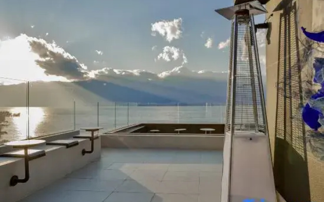 Tongxi sea view villa