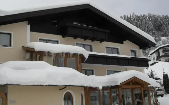 Apart Hotel Ideal
