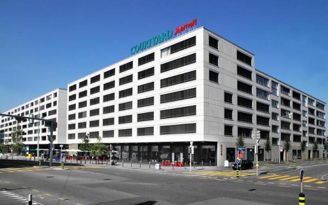Отель Courtyard by Marriott Zurich North Швейцария, Цюрих - отзывы, цены и фото номеров - забронировать отель Courtyard by Marriott Zurich North онлайн вид на фасад