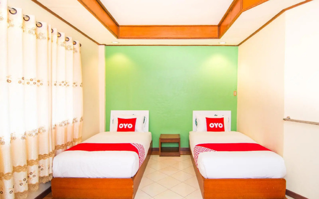 OYO 534 Phasuk Hotel