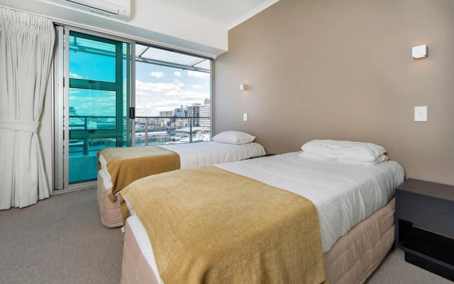QV Absolute Waterfront with Carpark (481)