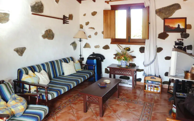 Apartment in Moya with terrace