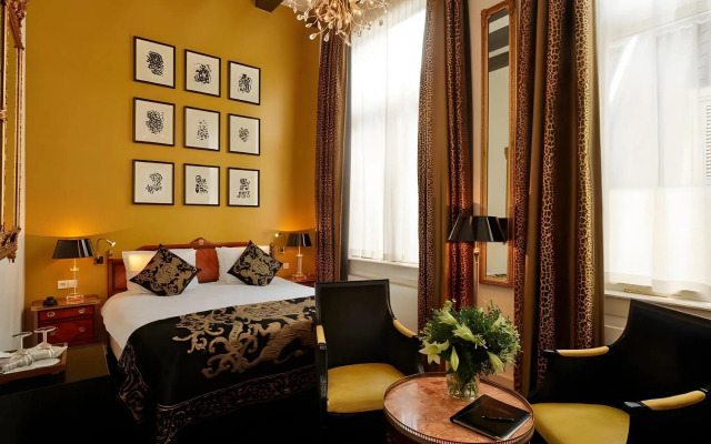 Ambassade Hotel