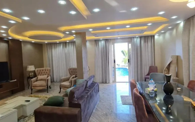 Amazing 5 Bedroom Villa with Private Swimming pool