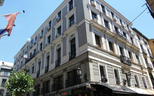 Отель Hostal Veracruz Испания, Мадрид - отзывы, цены и фото номеров - забронировать отель Hostal Veracruz онлайн вид на фасад