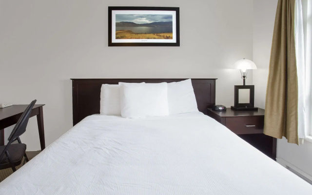 Barriere Motor Inn