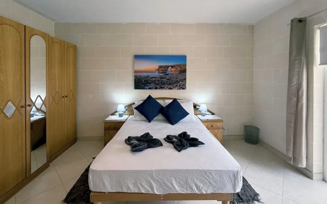 Traditional Maltese 3BD Apartment