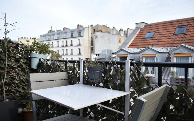 Cosy 1 Bedroom Flat in Paris With Terrace
