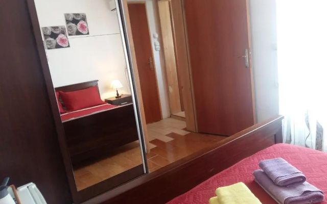 Lazar Apartments