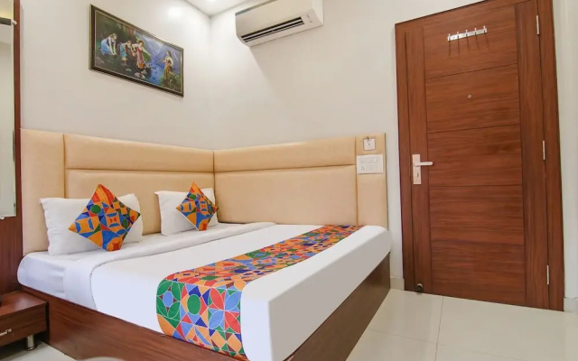 FabHotel Golden City
