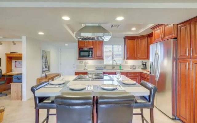 Spacious Condo w/ Mtn Views in Palm Desert!